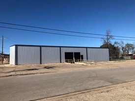 100 Sherman St, Conroe TX - Warehouse