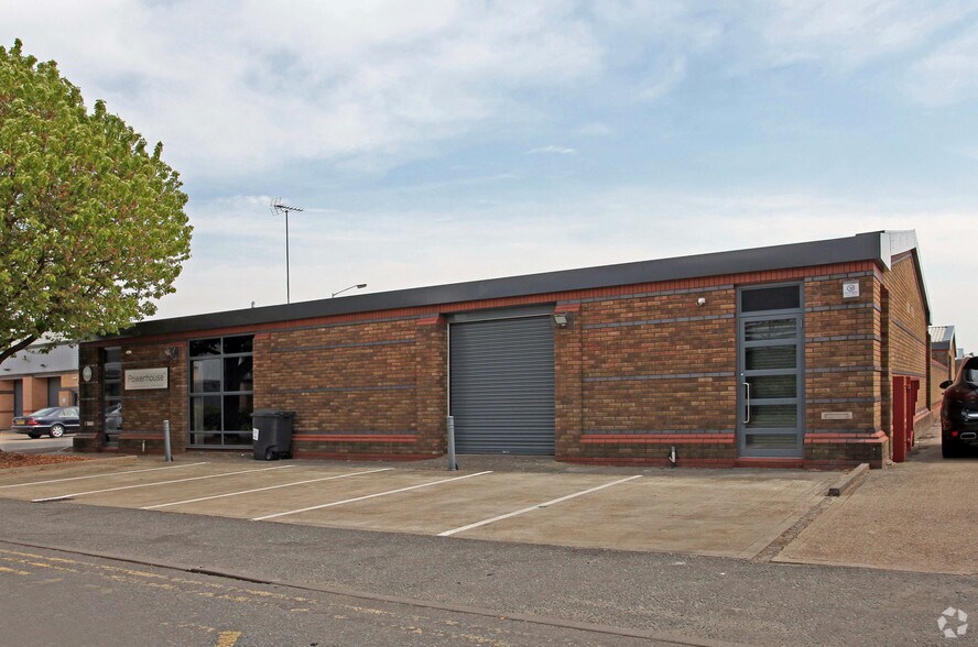 395-397 Montrose Ave, Slough for sale - Primary Photo - Image 1 of 1