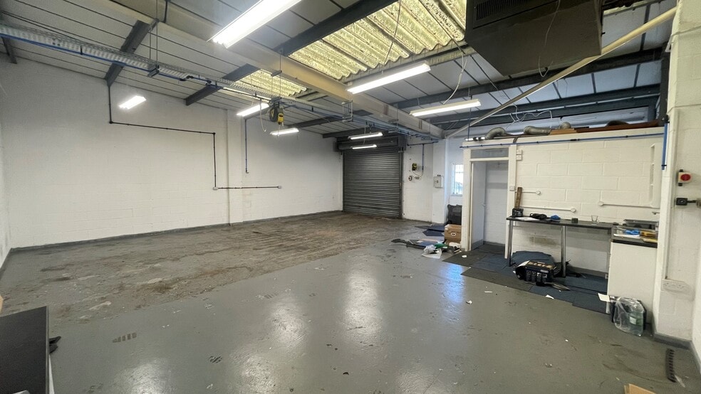 6-12 Cavans Way, Coventry for lease - Building Photo - Image 3 of 6