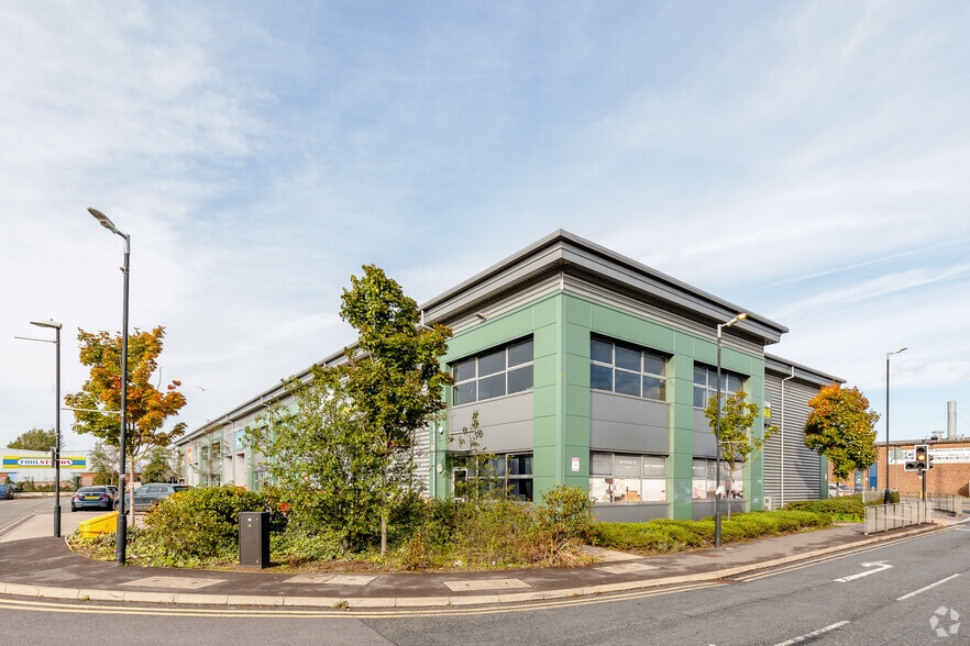 Hayes Rd, Southall, UB2 5XJ