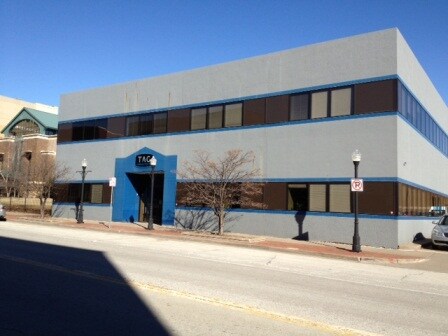 230 E 2nd St, Davenport, IA for sale Building Photo- Image 1 of 1