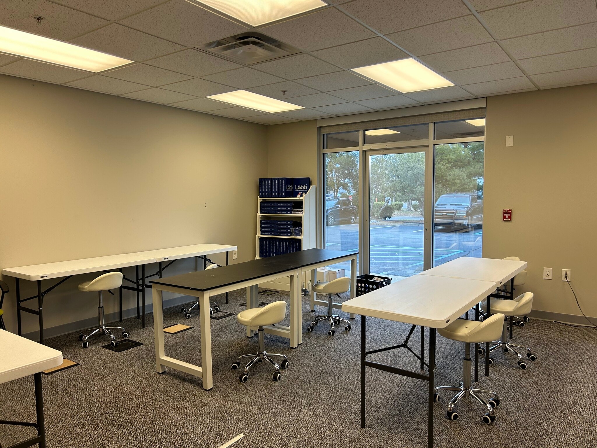 804-820 Port Centre Pky, Portsmouth, VA for lease Interior Photo- Image 1 of 12