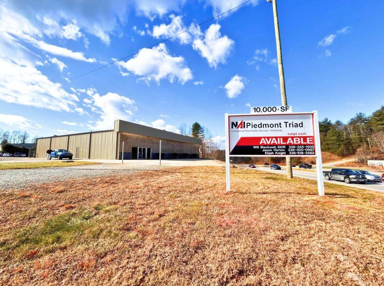 5875 W US Highway 421, Wilkesboro, NC for lease - Building Photo - Image 1 of 31