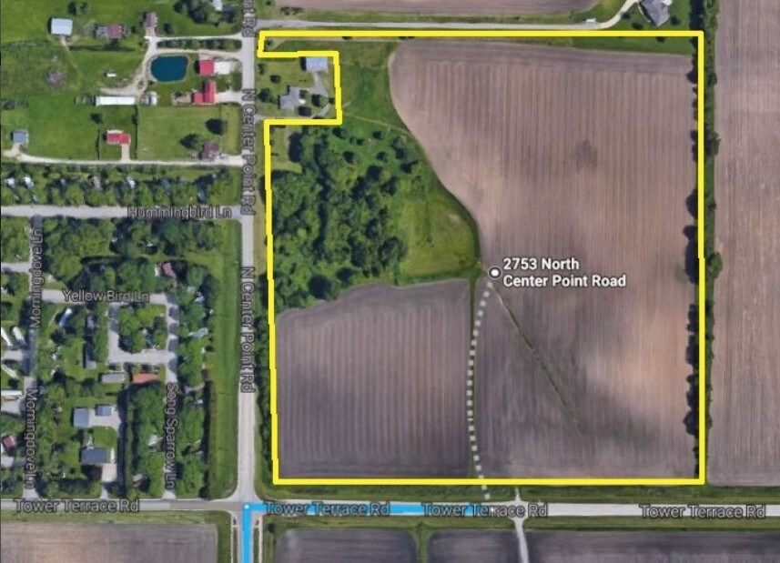 2753 N Center Point Rd, Cedar Rapids, IA 52411