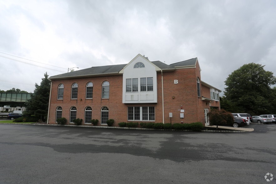 271 Route 46 W, Fairfield, NJ for sale - Primary Photo - Image 1 of 58