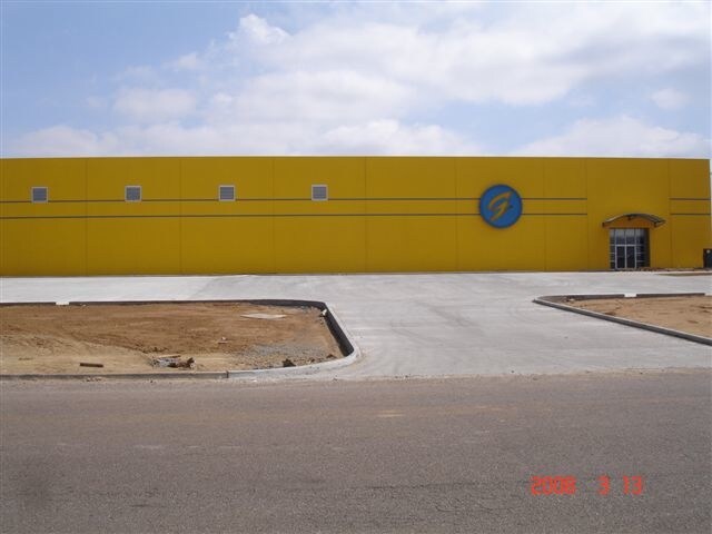 303-311 Union Pacific Blvd, Laredo, TX for sale - Primary Photo - Image 1 of 1