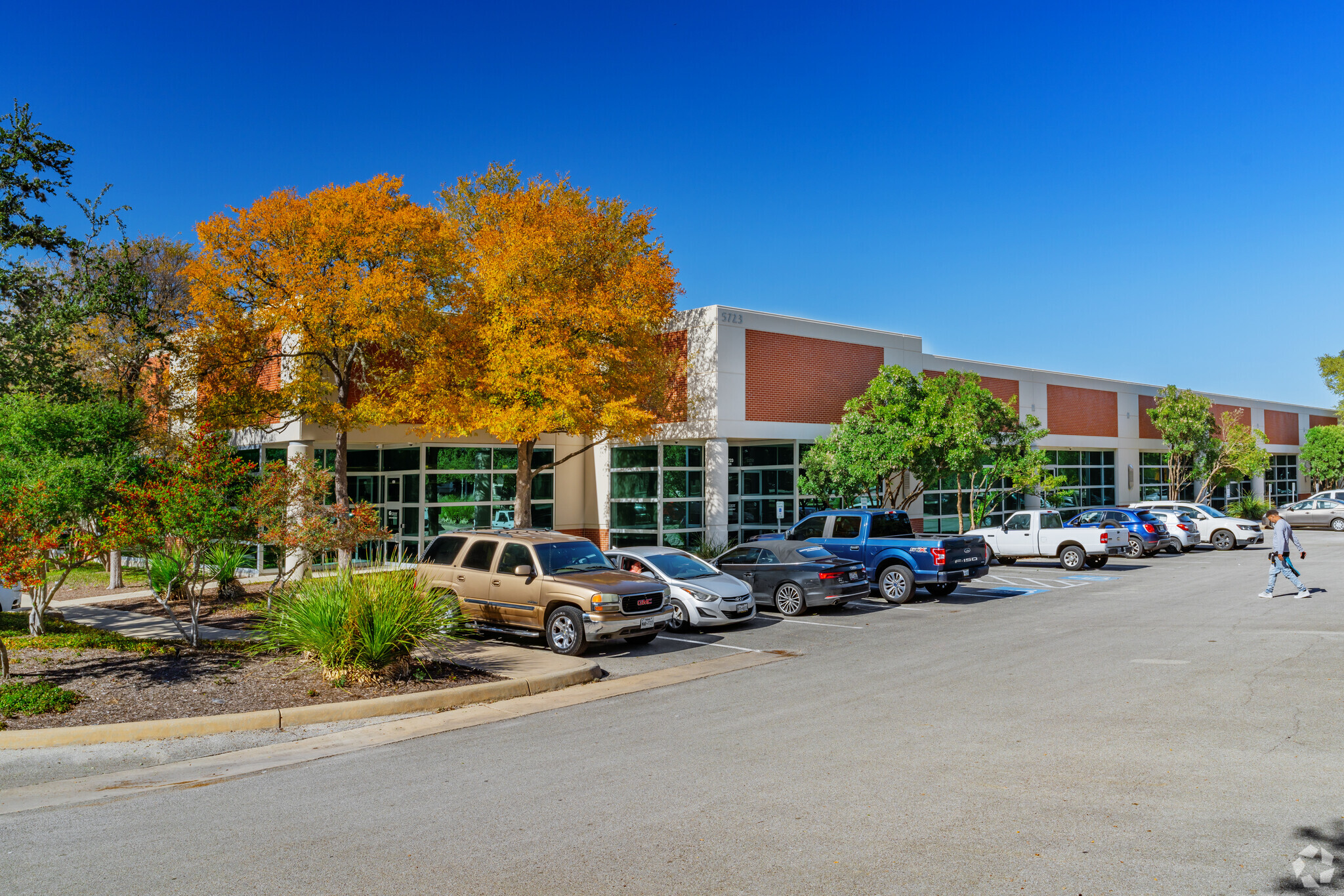 Hausman Rd & University Heights Blvd, San Antonio, TX for lease Building Photo- Image 1 of 24