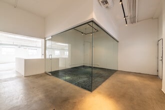 2842-2912 Colorado Ave, Santa Monica, CA for lease Interior Photo- Image 1 of 5