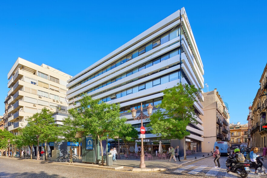 Spaces Villasis, SEVILLA, Sevilla for lease - Primary Photo - Image 1 of 4