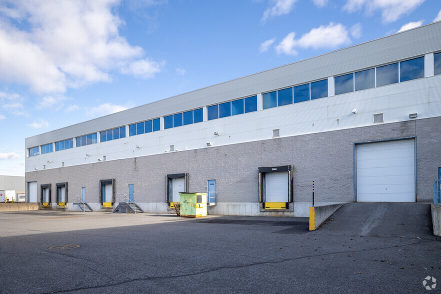 4451-4479 Aut Laval Ouest (A-440), Laval, QC for lease - Building Photo - Image 3 of 18