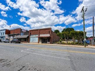 More details for 104 W Swannanoa Ave, Liberty, NC - Retail for Sale
