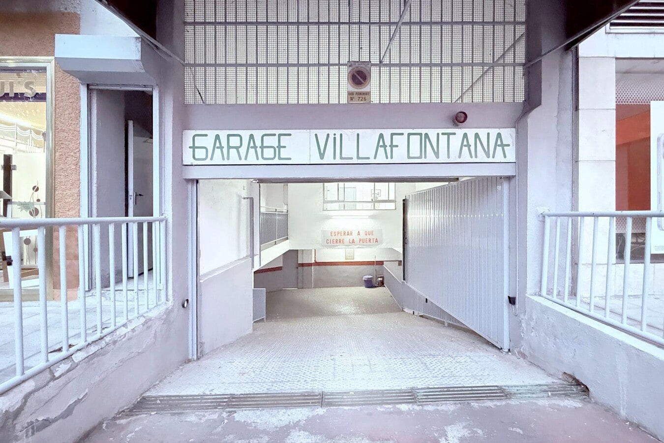 Móstoles, MAD 28937 - Unit 0 -  - Interior Photo - Image 1 of 6