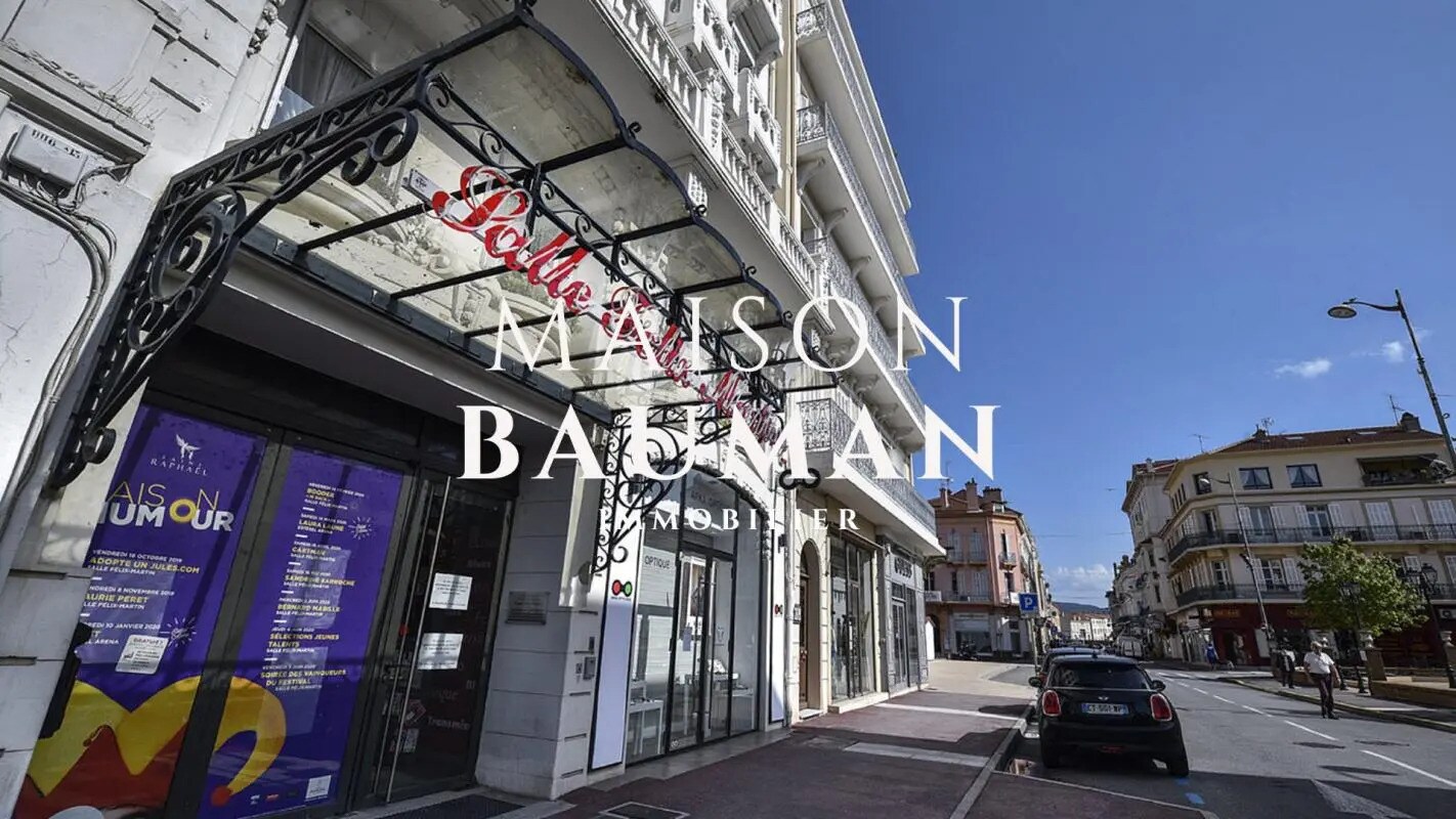 18 Boulevard Félix Martin, Saint-Raphaël for sale Building Photo- Image 1 of 2