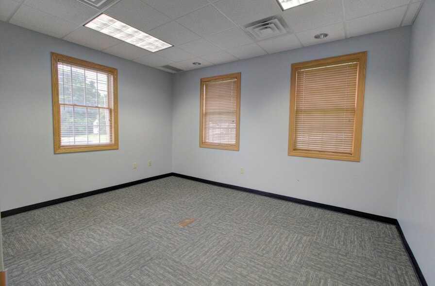 366 N Portland Way, Galion, OH for sale - Building Photo - Image 3 of 38