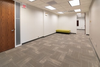 1821 Walden Office Sq, Schaumburg, IL for lease Interior Photo- Image 2 of 8