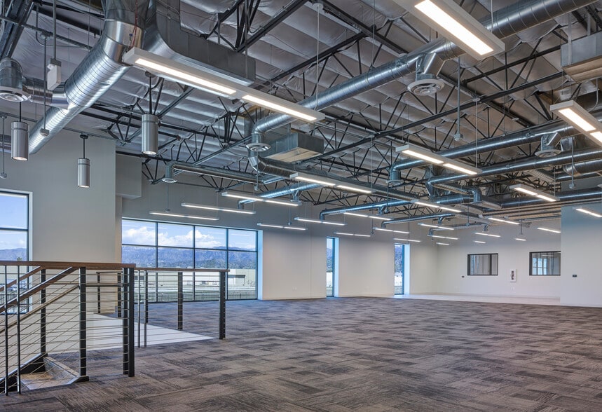 6950 Tujunga Ave, North Hollywood, CA for lease - Building Photo - Image 3 of 3