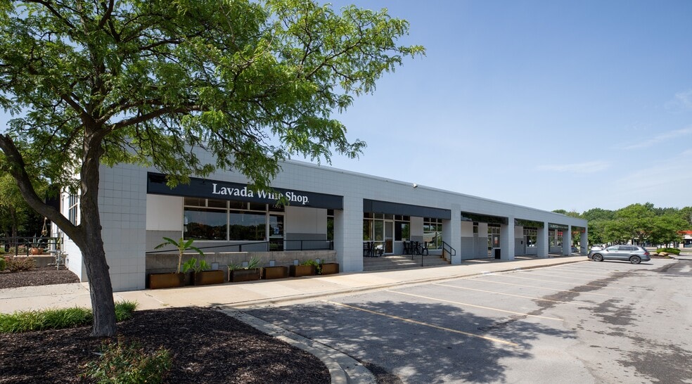 95 Metcalf Retail Portfolio portfolio of 5 properties for sale on LoopNet.com - Building Photo - Image 2 of 10