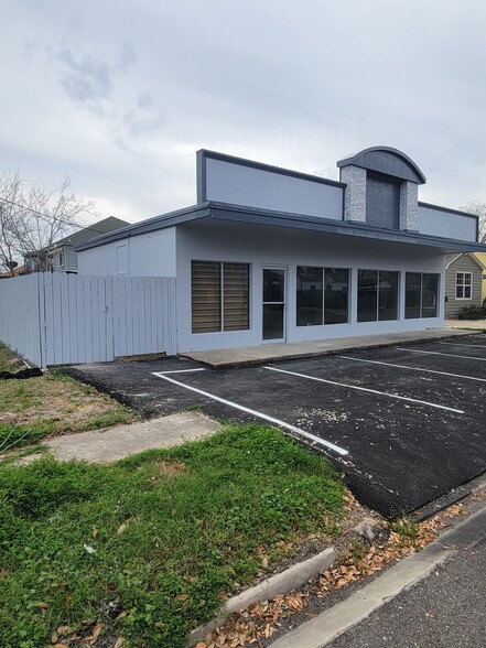 401 James Ave. Ave, Baytown, TX for sale - Building Photo - Image 2 of 9