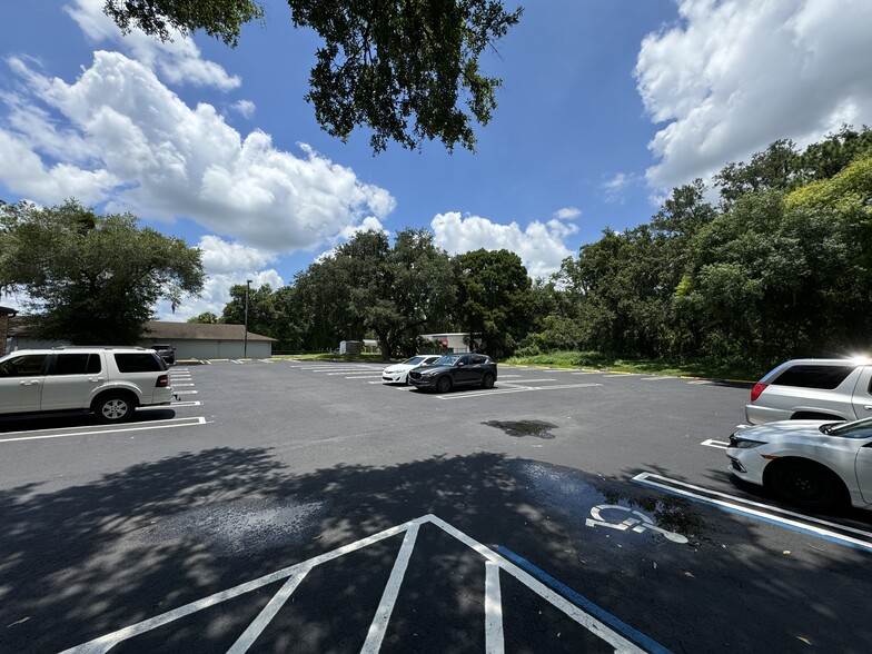 2142 E Edgewood Dr, Lakeland, FL for lease - Building Photo - Image 3 of 7