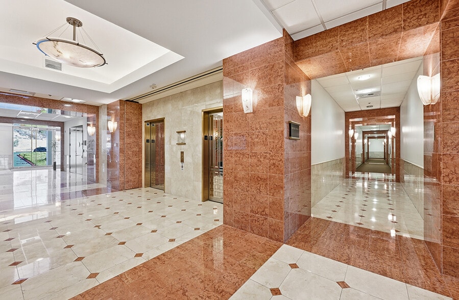 500 La Terraza Blvd, Escondido, CA for sale - Lobby - Image 2 of 9