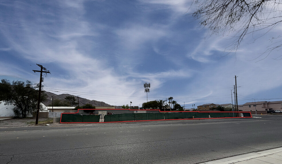 6310 E Charleston Blvd, Las Vegas, NV for sale - Building Photo - Image 1 of 6