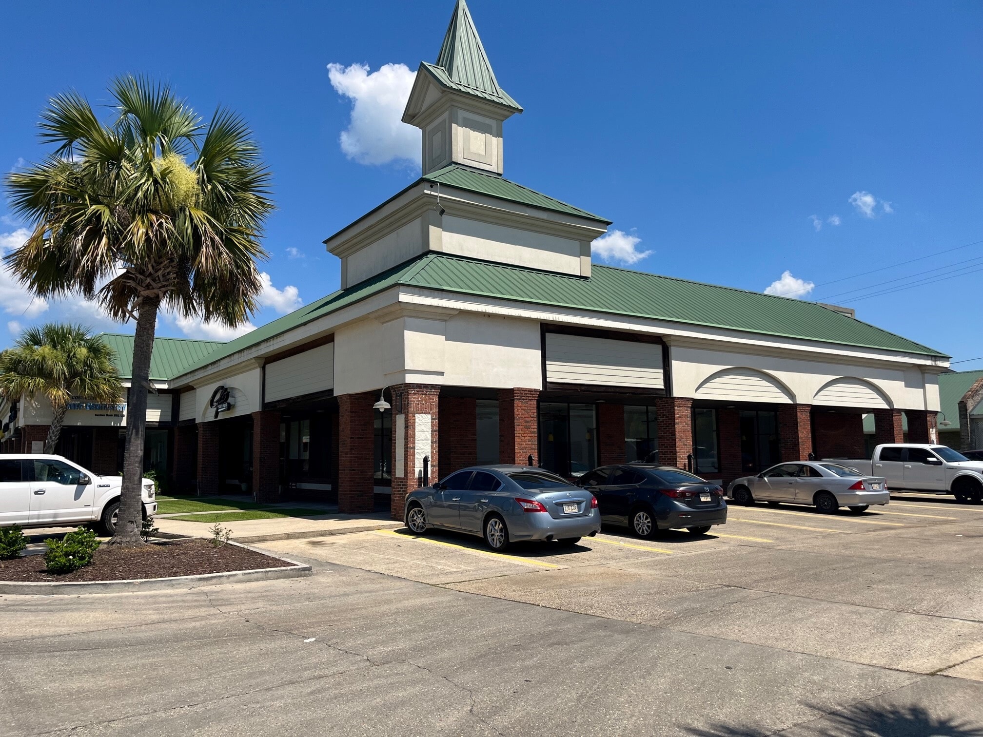 9828 Bluebonnet Blvd, Baton Rouge, LA for lease Building Photo- Image 1 of 8