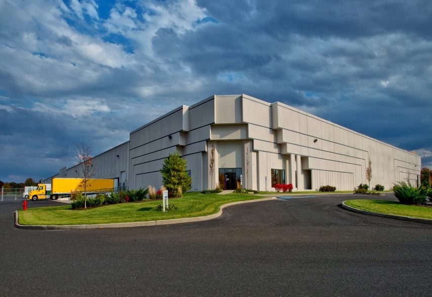 800 Arlington Blvd, Swedesboro, NJ for lease - Building Photo - Image 2 of 7