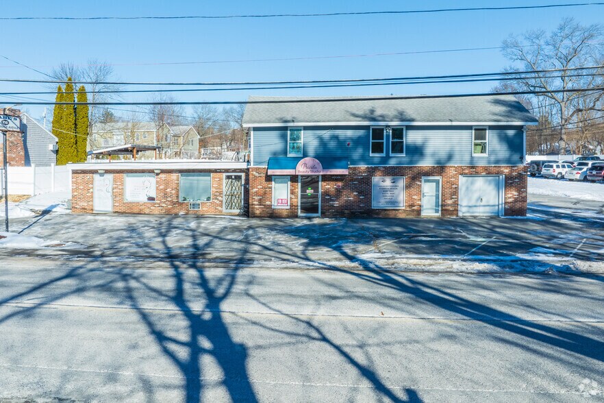 718 Merrimack Ave, Dracut, MA for sale - Building Photo - Image 1 of 1