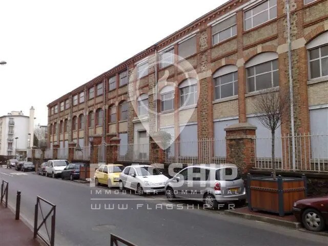 Flex in Fontenay-sous-Bois for lease - Building Photo - Image 2 of 10