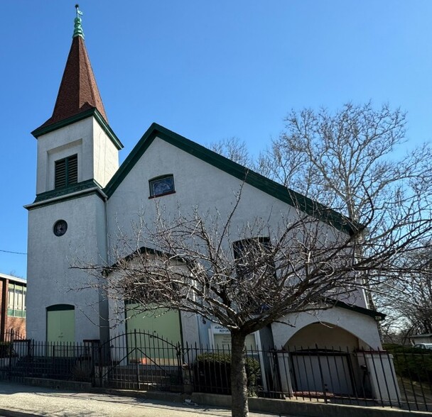 Specialty Use Religious Campus Passaic portfolio of 3 properties for sale on LoopNet.com - Building Photo - Image 2 of 10