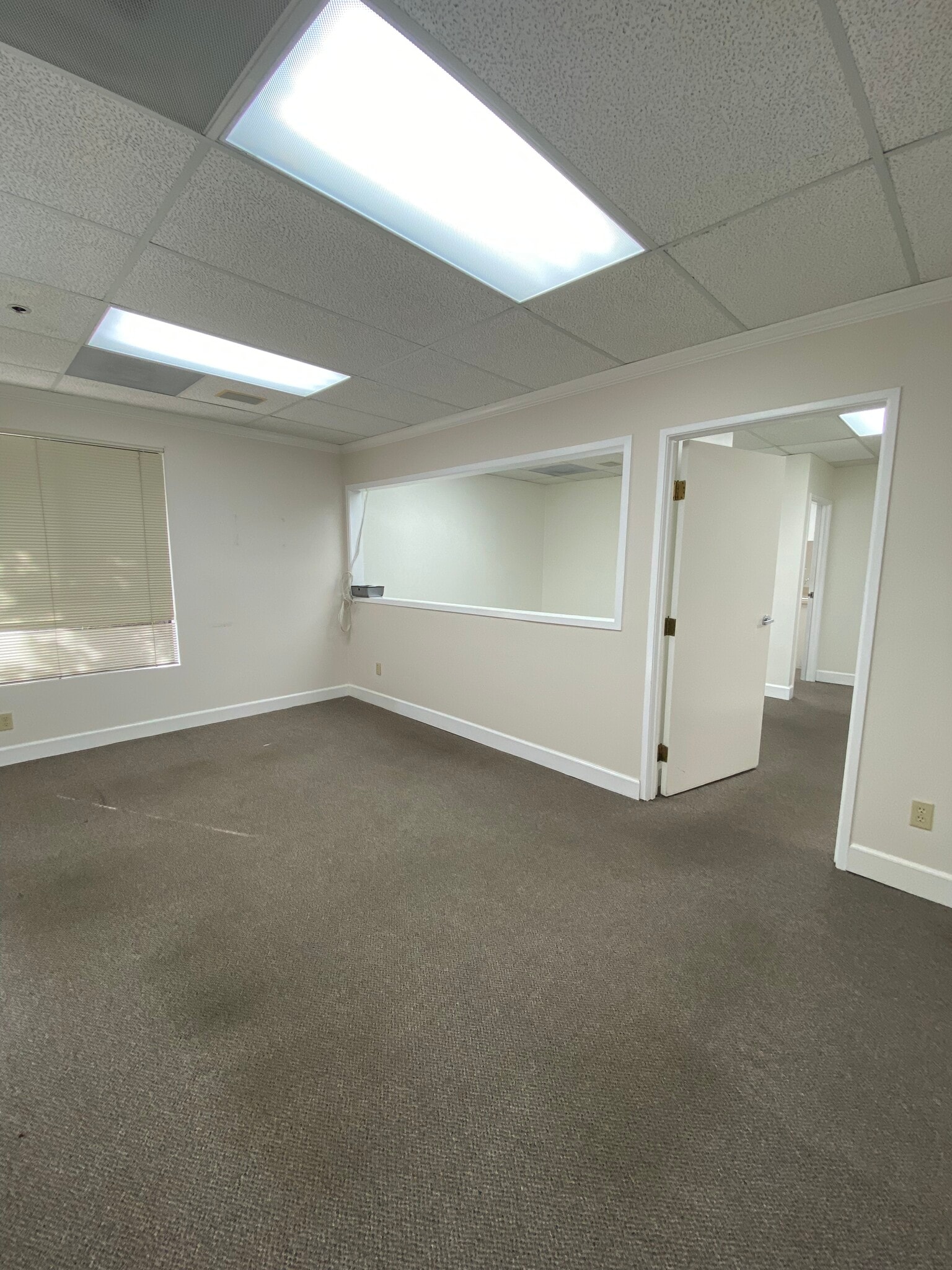 100 Professional Center Dr, Novato, CA for lease Interior Photo- Image 1 of 9