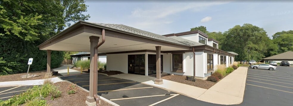 2210 Dean St, St Charles, IL for sale - Building Photo - Image 2 of 8