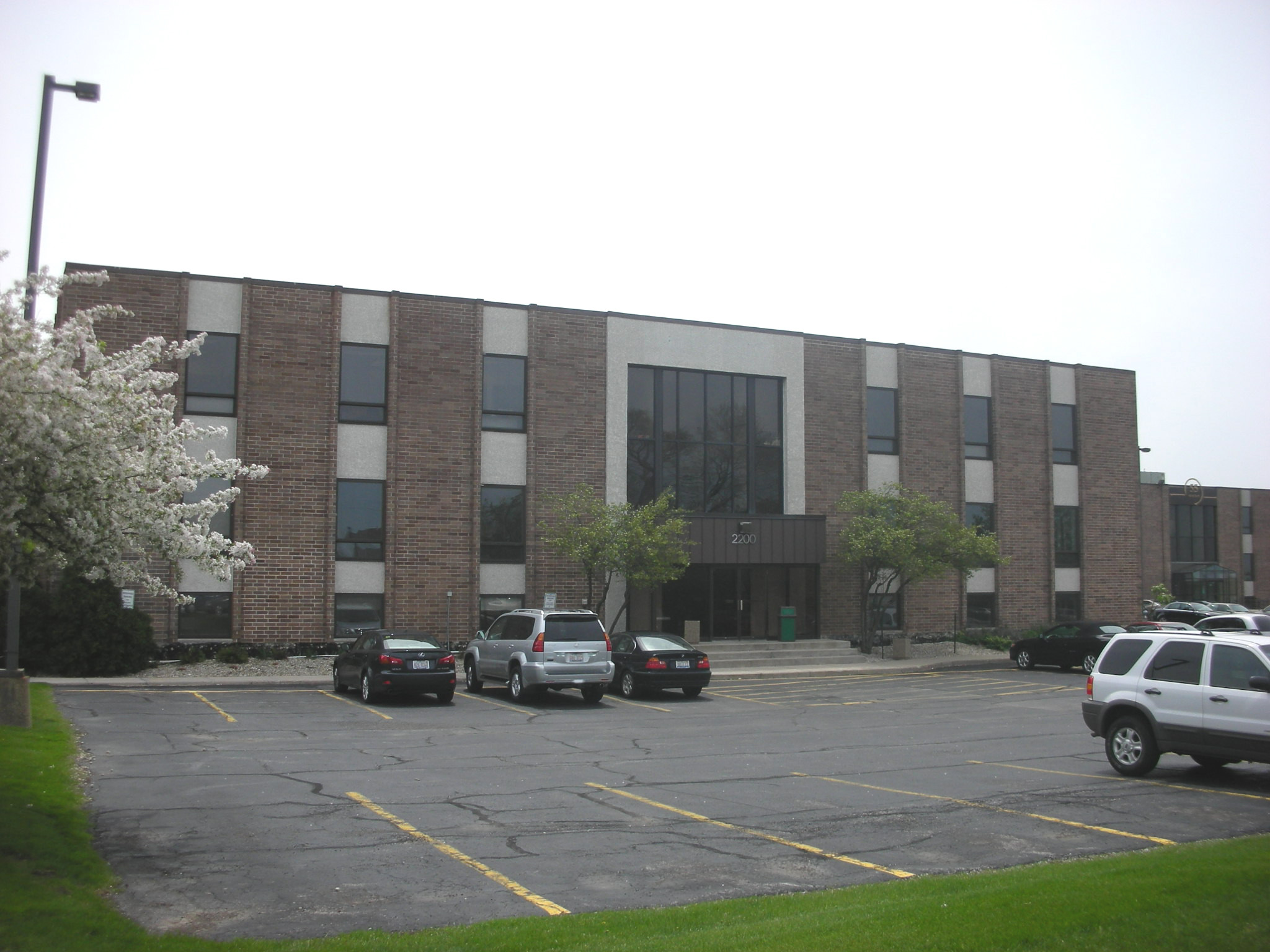 2200 S Main St, Lombard, IL for lease Building Photo- Image 1 of 5