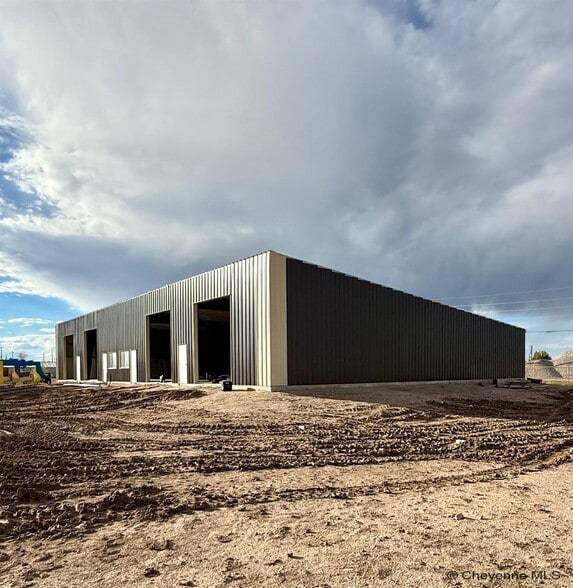 1905 E Fox Farm Rd, Cheyenne, WY for lease - Building Photo - Image 2 of 6
