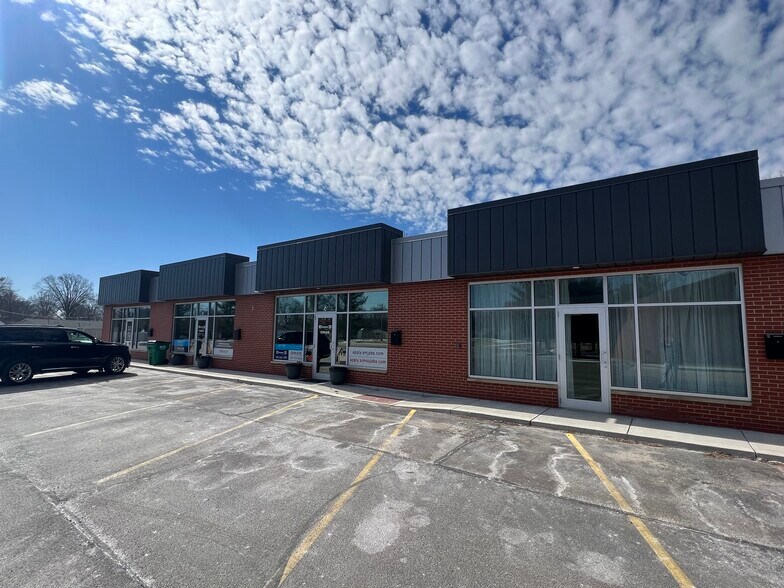 1647 E Main St, Plainfield, IN for sale - Building Photo - Image 1 of 1