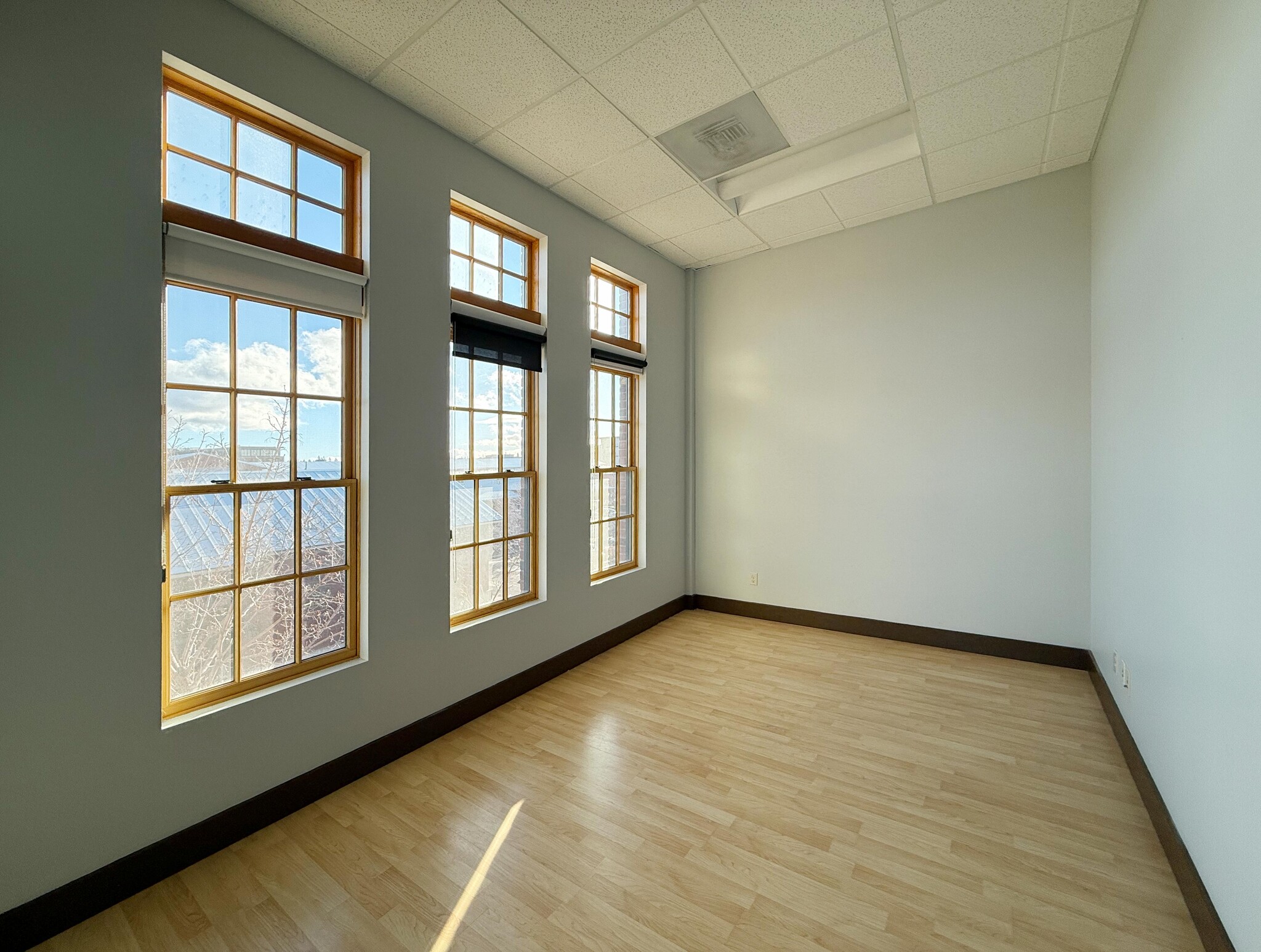 701 NW Arizona Ave, Bend, OR for lease Interior Photo- Image 1 of 8