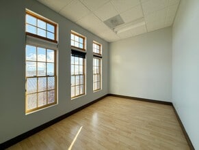 701 NW Arizona Ave, Bend, OR for lease Interior Photo- Image 1 of 8