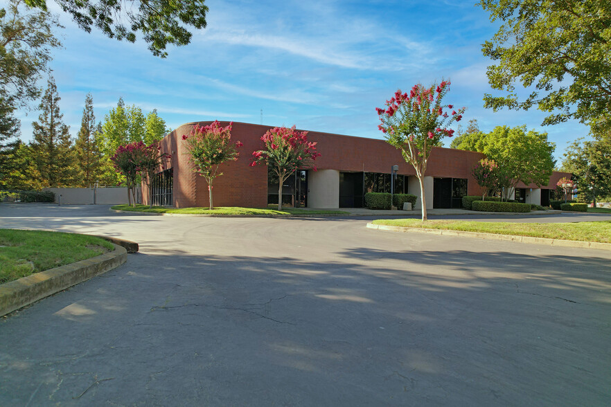 11181 Sun Center Dr, Rancho Cordova, CA for lease - Building Photo - Image 1 of 20