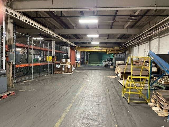 239 Factory St, La Porte, IN for lease - Interior Photo - Image 2 of 24