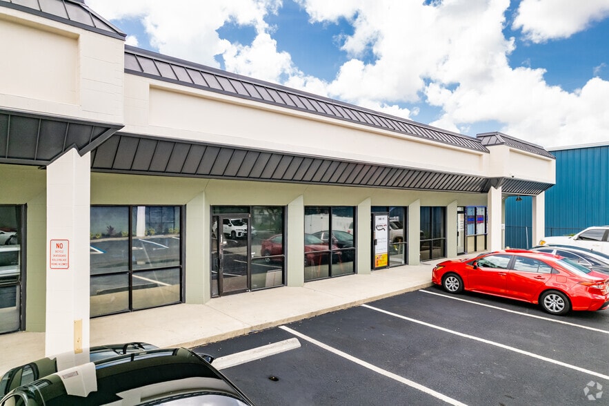 6160 Ulmerton Rd, Clearwater, FL for lease - Building Photo - Image 2 of 6
