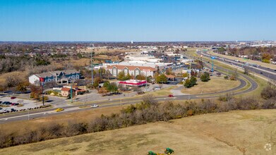 930 Ed Noble Pky, Norman, OK - AERIAL  map view