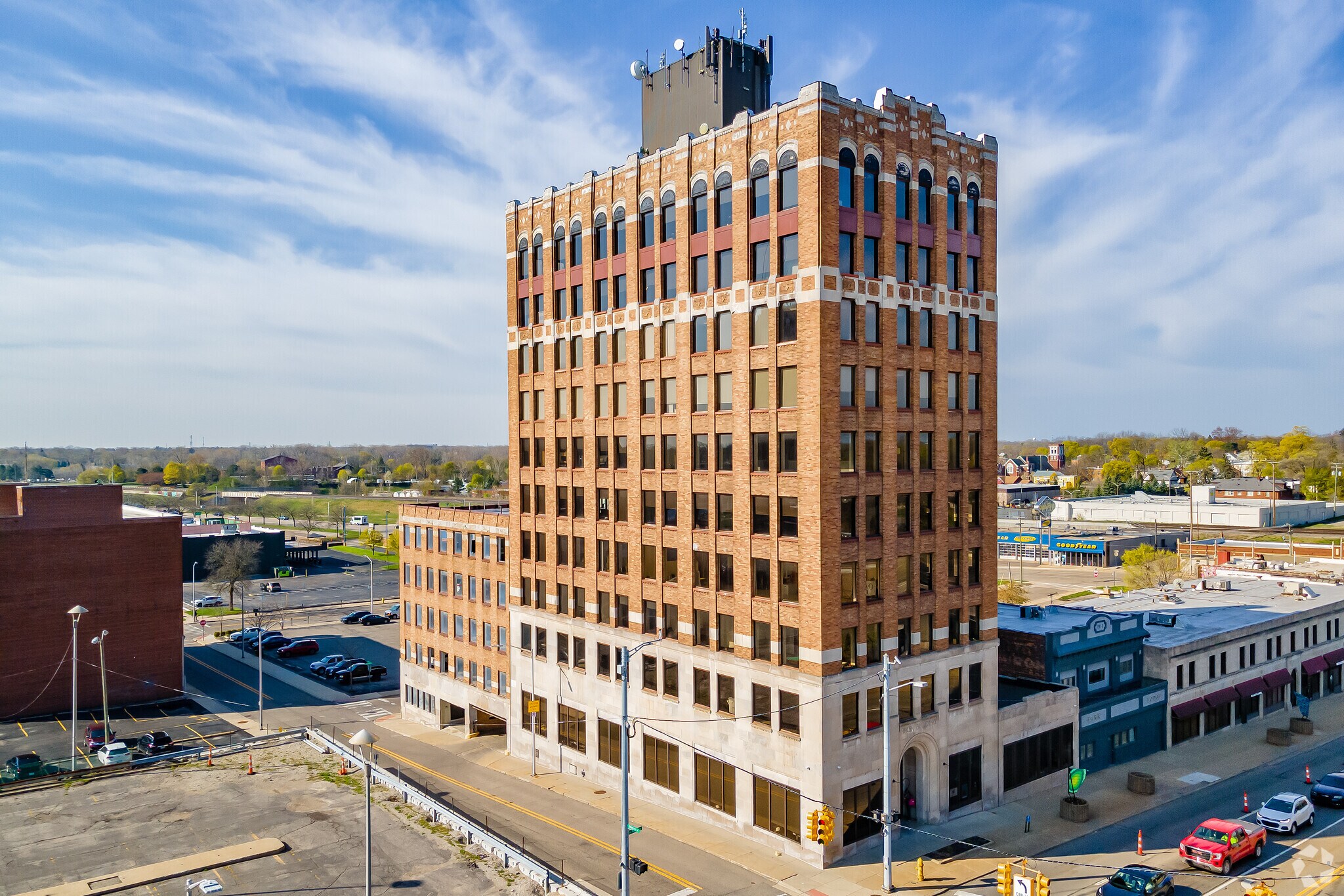 35 W Huron Rd, Pontiac, MI for sale Primary Photo- Image 1 of 1