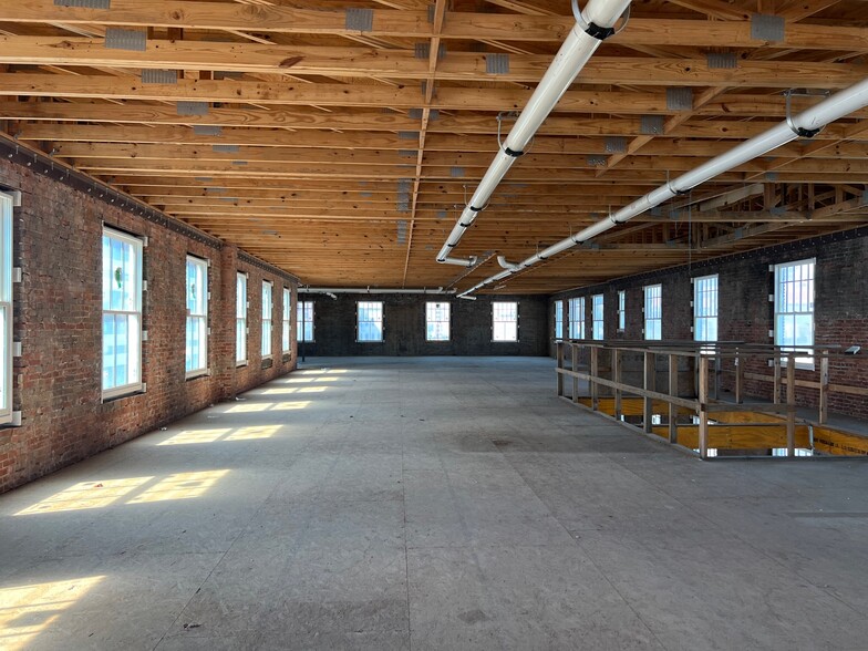 700 Cotton St, Shreveport, LA for lease - Interior Photo - Image 3 of 7