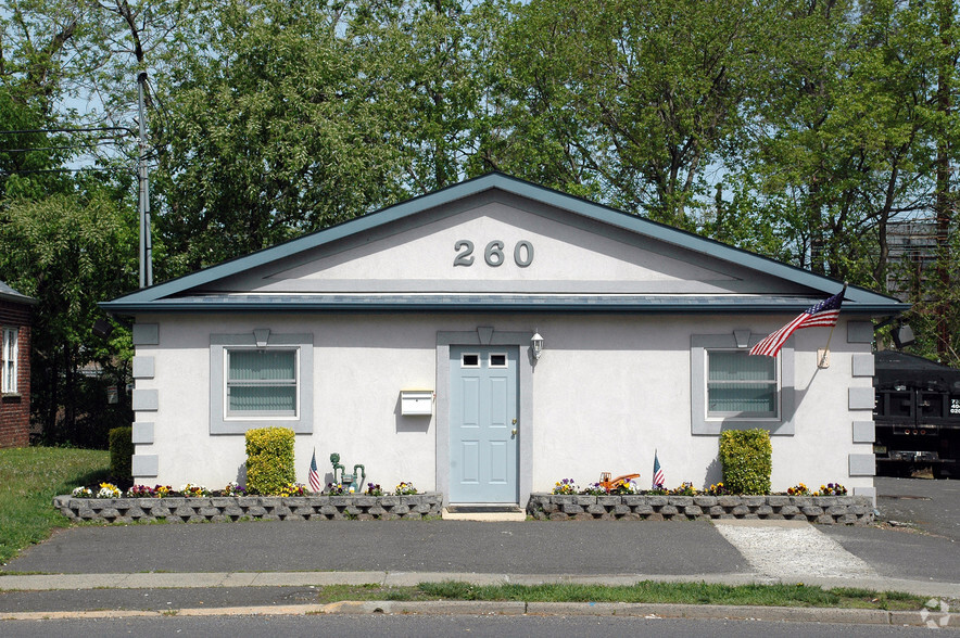 260 Middlesex Essex Tpke, Iselin, NJ for lease - Building Photo - Image 2 of 16