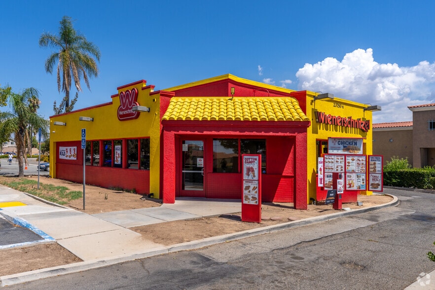 23750 Alessandro Blvd, Moreno Valley, CA for sale - Primary Photo - Image 1 of 4