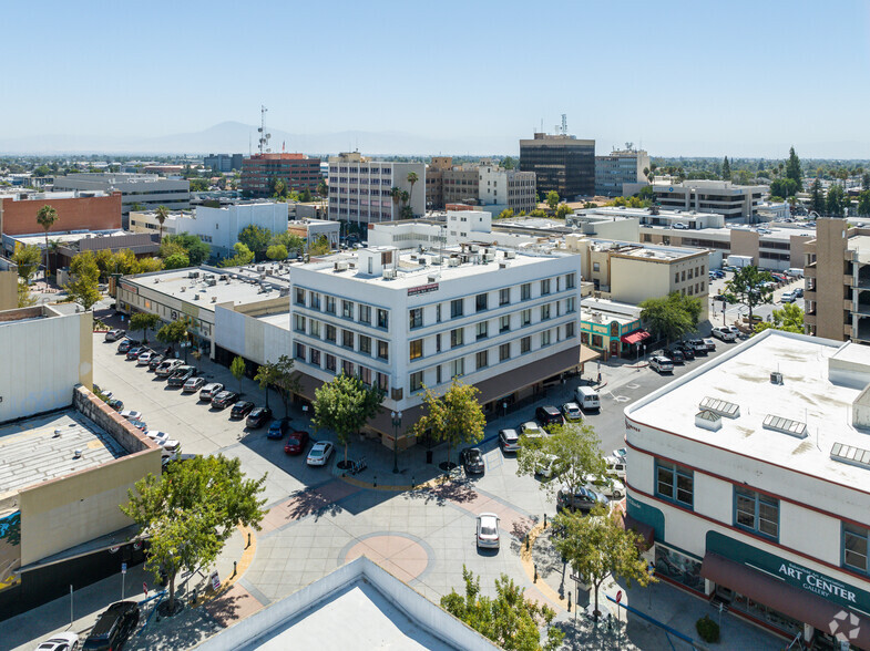 1527 19th St, Bakersfield, CA for lease - Building Photo - Image 3 of 25