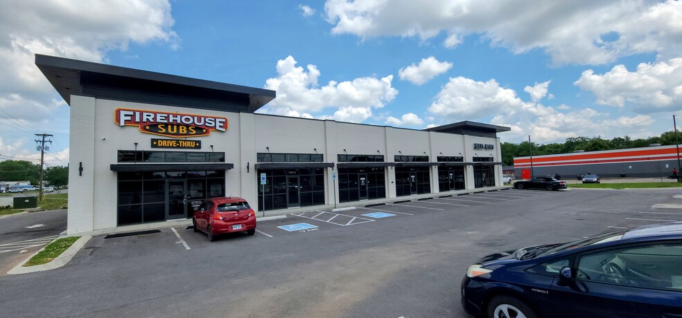 2681 Ft Campbell Blvd, Clarksville, TN for lease - Building Photo - Image 3 of 8