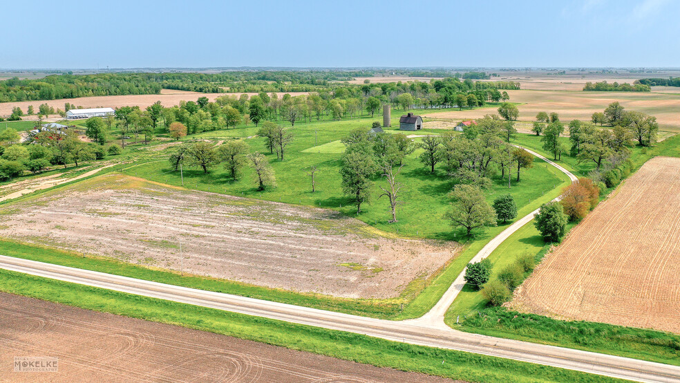 14560 Townhouse Rd, Newark, IL for sale - Building Photo - Image 1 of 10