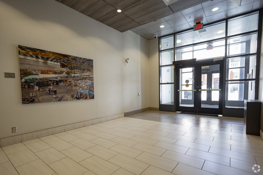 909 17 Ave SW, Calgary, AB for lease - Lobby - Image 3 of 7