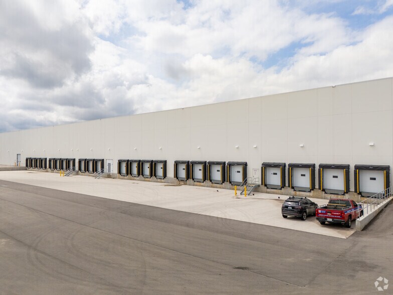 540 Hanlon Creek Blvd, Guelph, ON for lease - Building Photo - Image 3 of 6